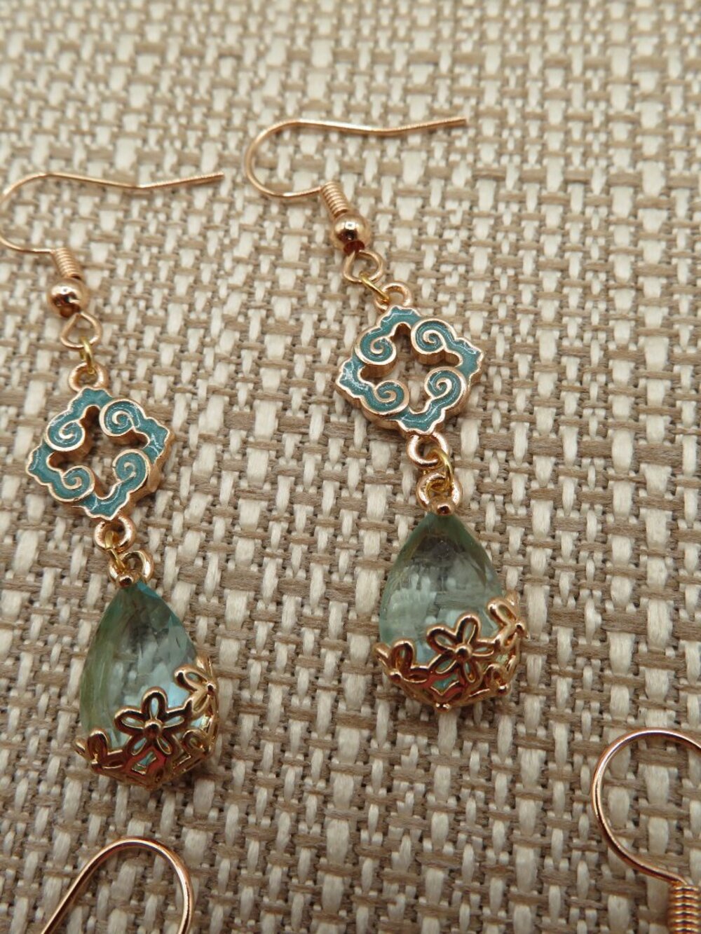 4 Pairs Crystal Beaded Gold Tone Dangle Earrings - Picture 5 of 10
